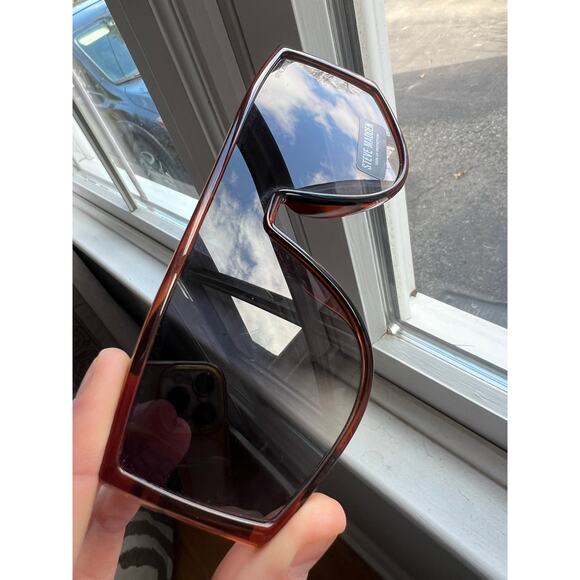 Steve Madden Futuristic "Balanciaga" Style Cyber Beam Sunglasses - Picture 6 of 6